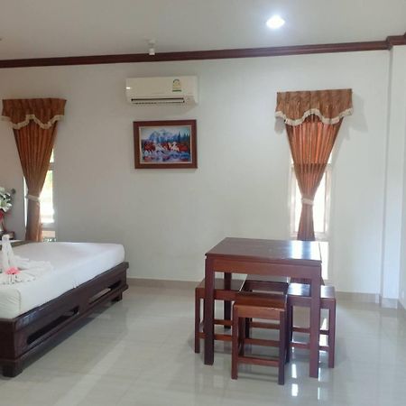 Capital O 75415 Nanthachart Riverview Resort Samut Songkhram Exteriör bild